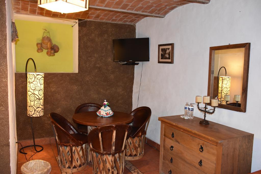 Hotel Mi Pueblito Tapalpa Bagian luar foto